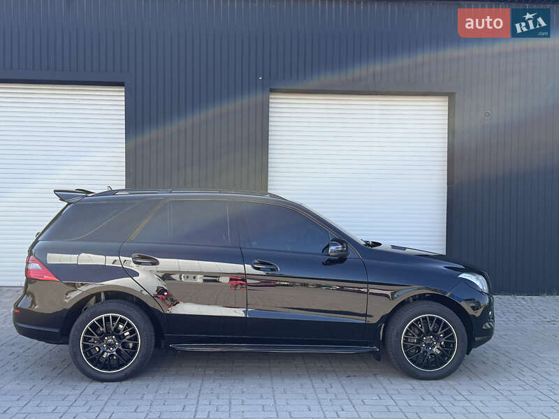 Mercedes-Benz M-Class 2011