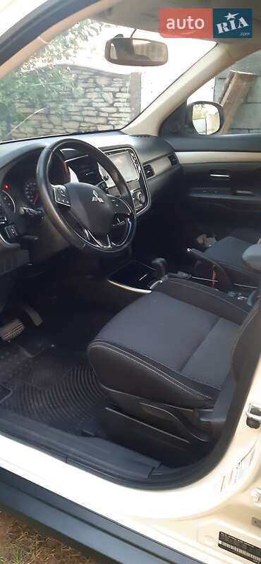 Mitsubishi Outlander 2018