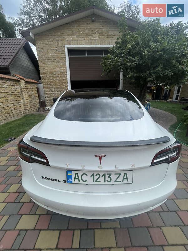 Tesla Model 3 2020