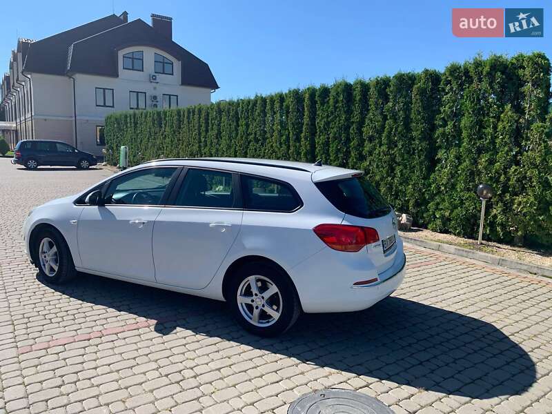 Opel Astra 2013