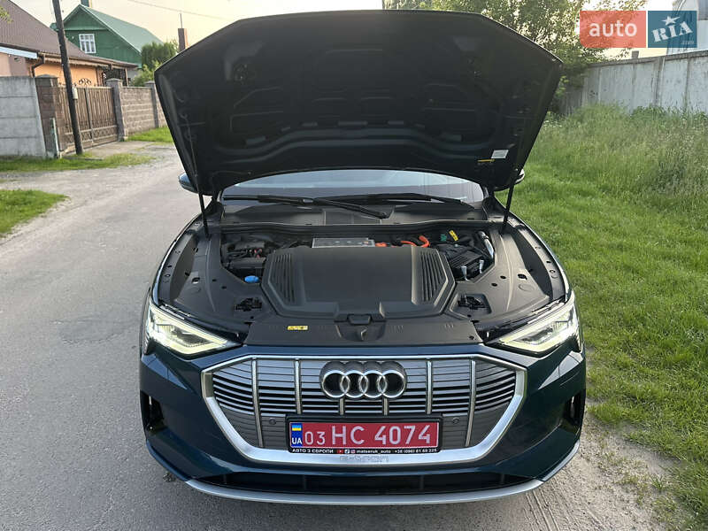 Audi-48