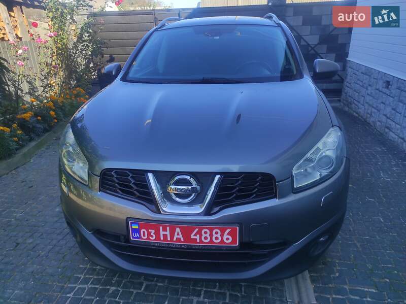Nissan Qashqai+2 2011