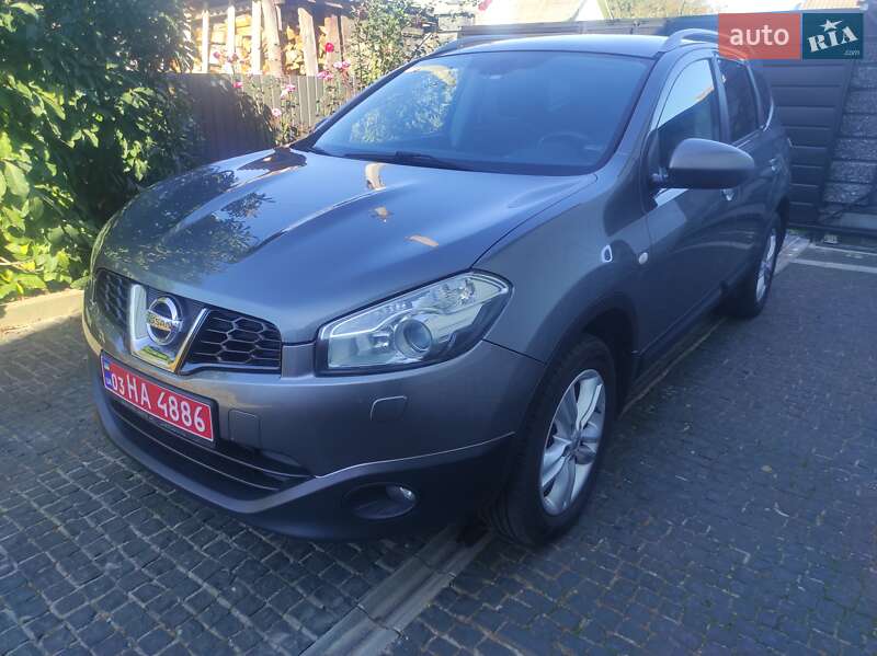 Nissan Qashqai+2 2011