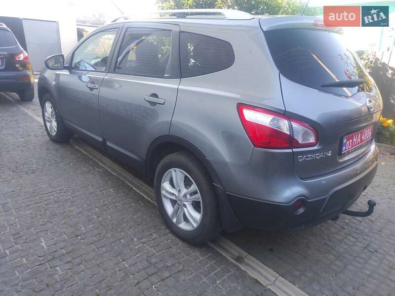 Nissan Qashqai+2 2011