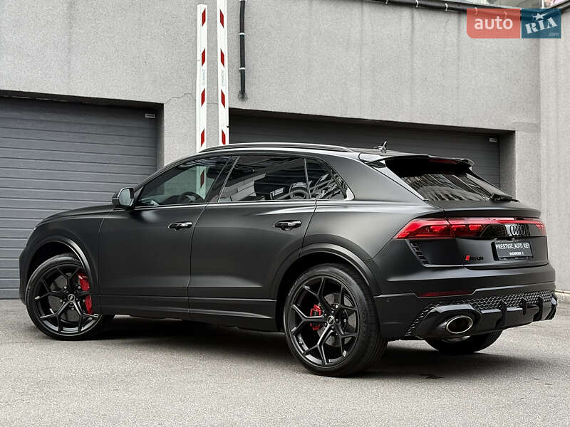 Audi RS Q8 2024