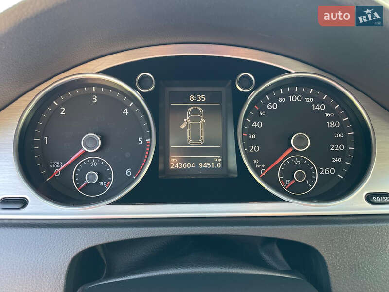 Volkswagen Passat 2011