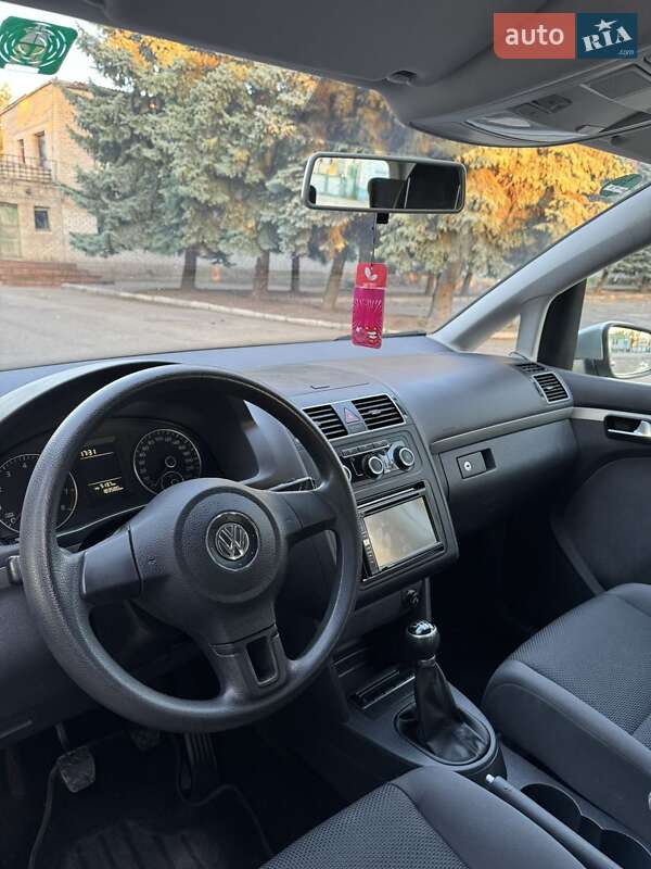 Volkswagen Touran 2011