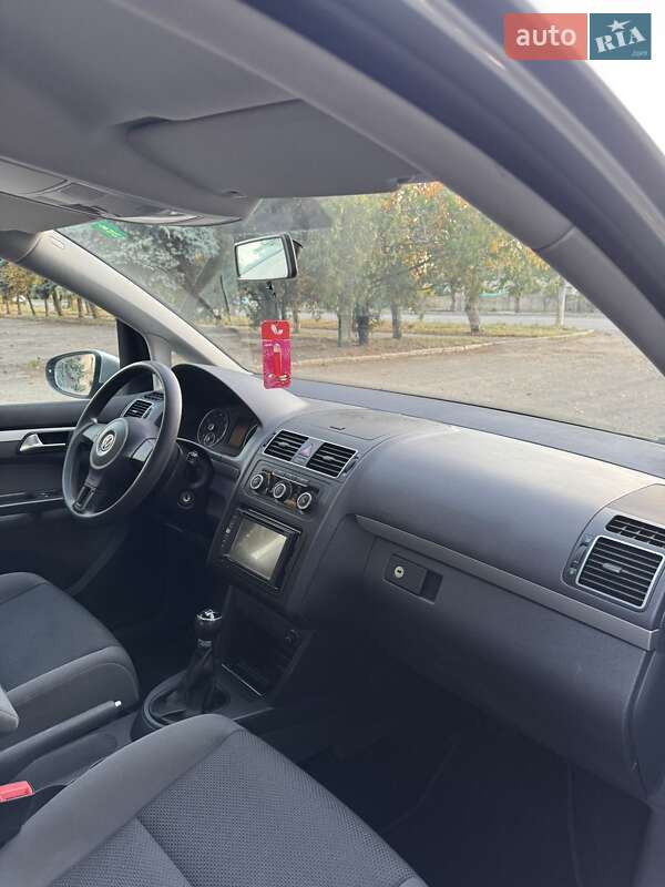 Volkswagen Touran 2011