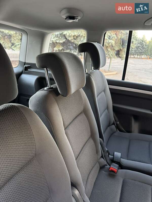 Volkswagen Touran 2011