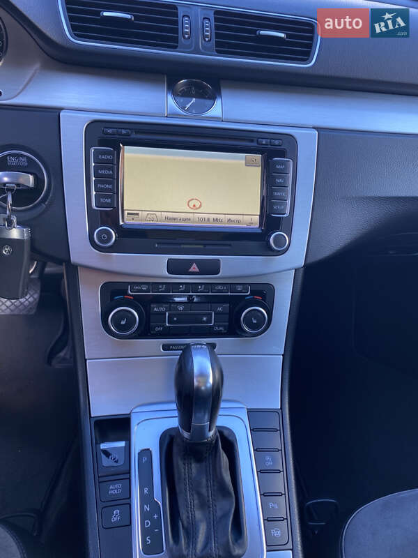 Volkswagen Passat 2011