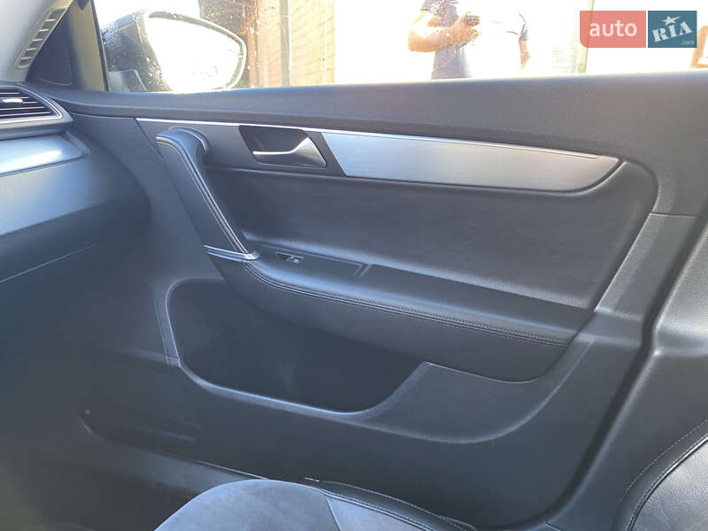 Volkswagen Passat 2011