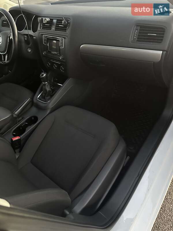 Volkswagen Jetta 2016