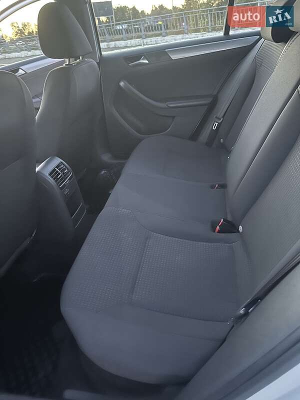 Volkswagen Jetta 2016