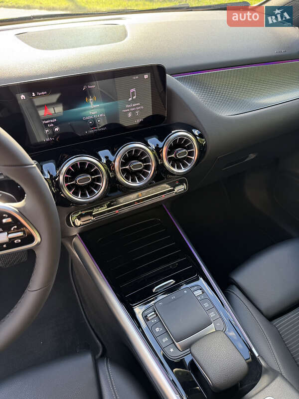 Mercedes-Benz EQA 2021