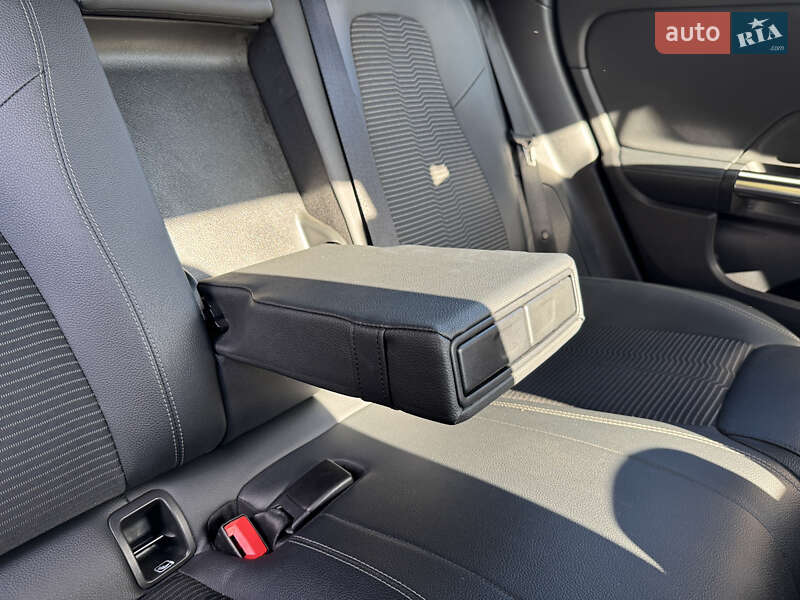 Mercedes-Benz EQA 2021