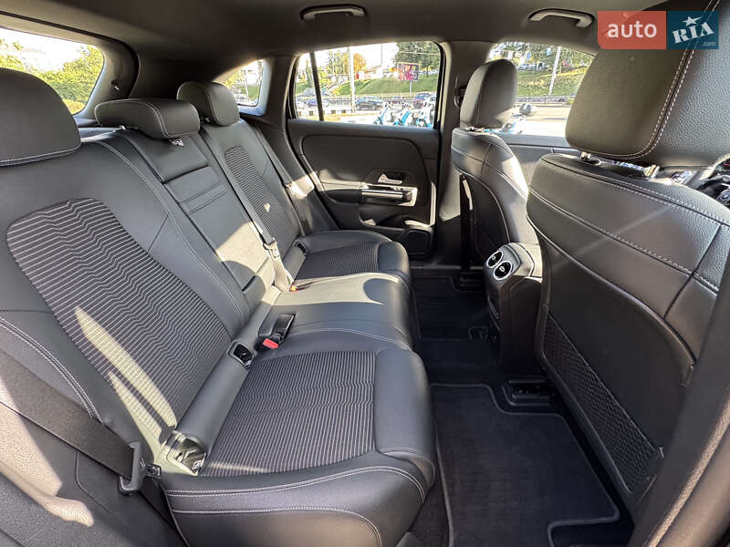 Mercedes-Benz EQA 2021