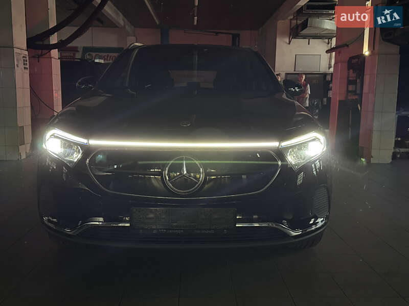 Mercedes-Benz EQA 2021