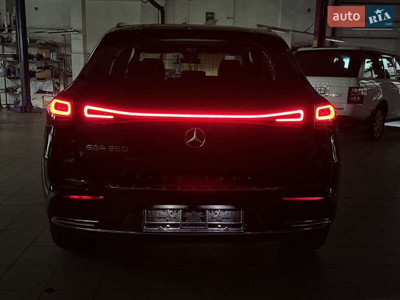 Mercedes-Benz EQA 2021