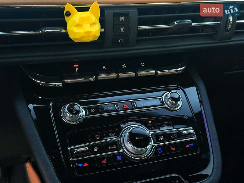 Lincoln Corsair 2021