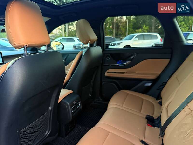 Lincoln Corsair 2021