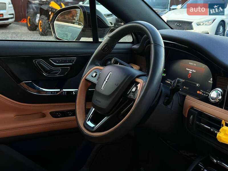 Lincoln Corsair 2021