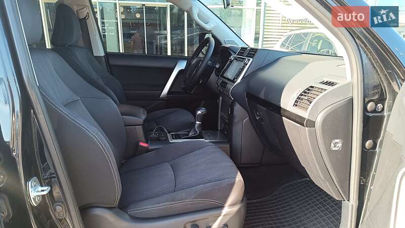 Toyota Land Cruiser Prado 2019