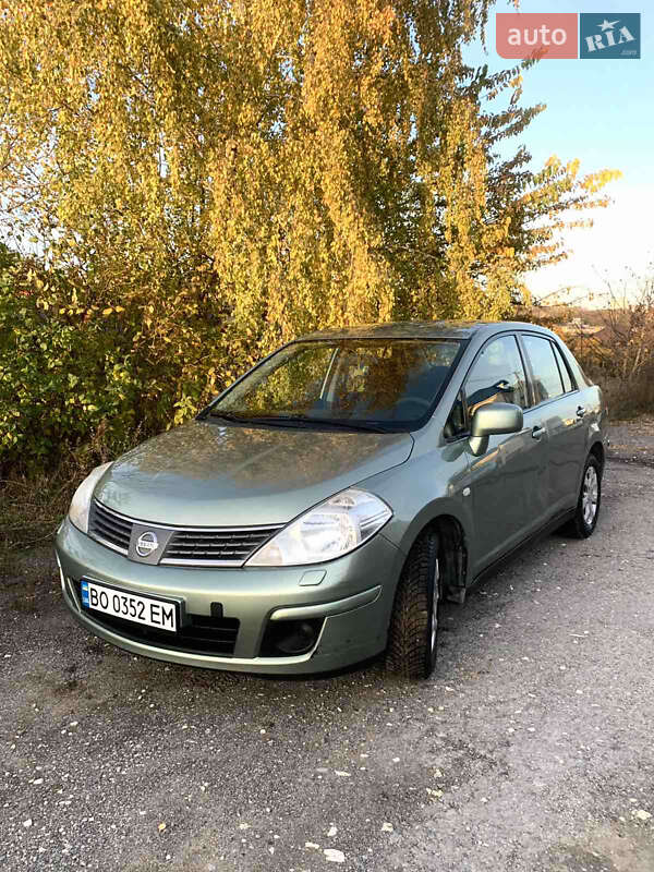 Nissan TIIDA 2008