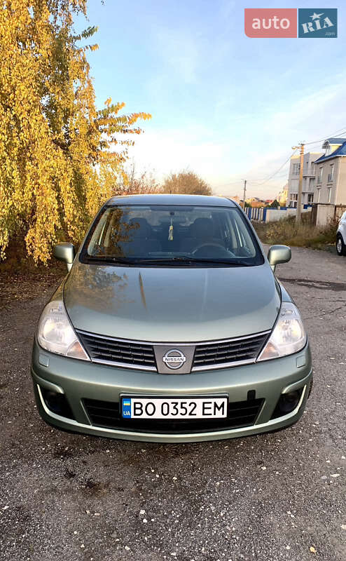 Nissan TIIDA 2008