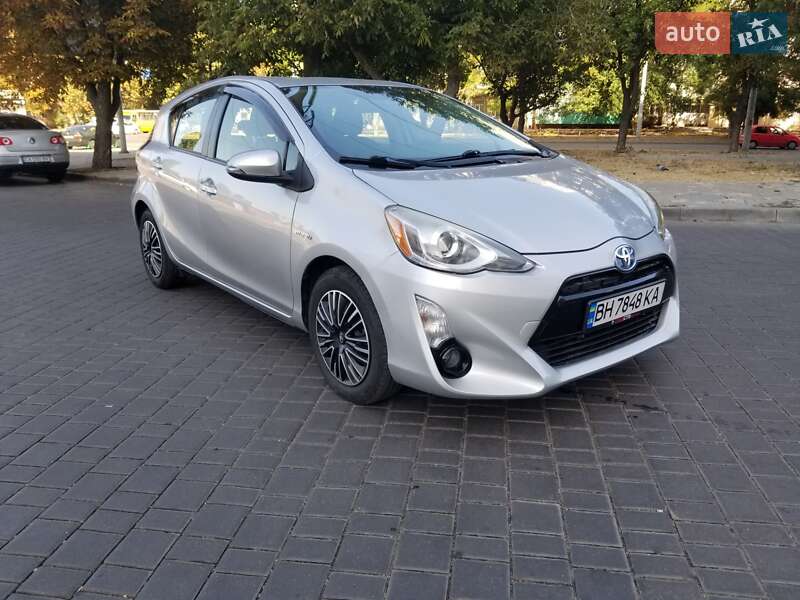 Toyota Prius C 2016