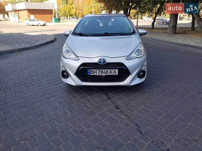Toyota Prius C 2016