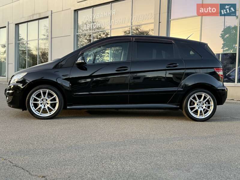 Mercedes-Benz B-Class 2011