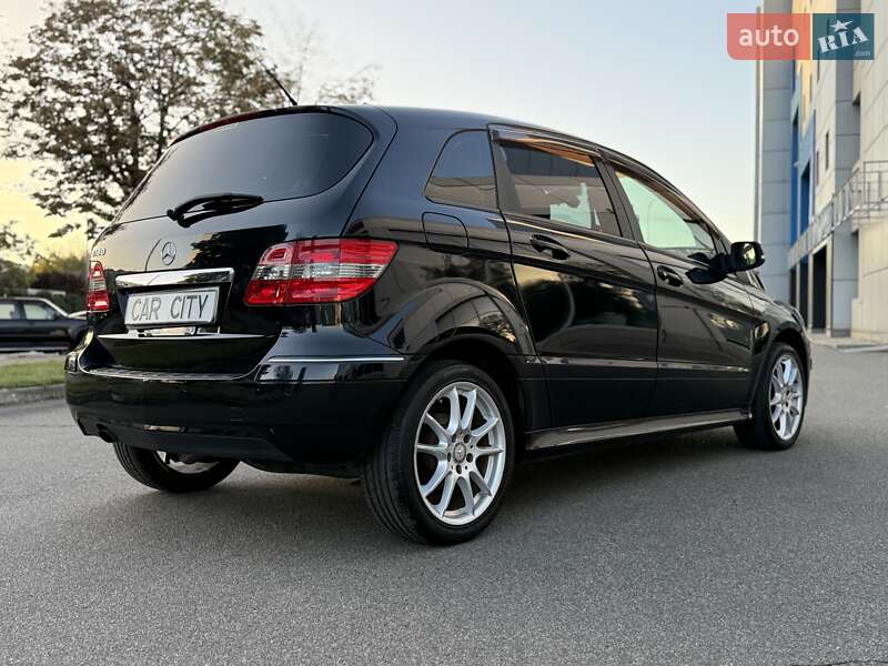 Mercedes-Benz B-Class 2011