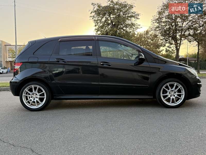 Mercedes-Benz B-Class 2011