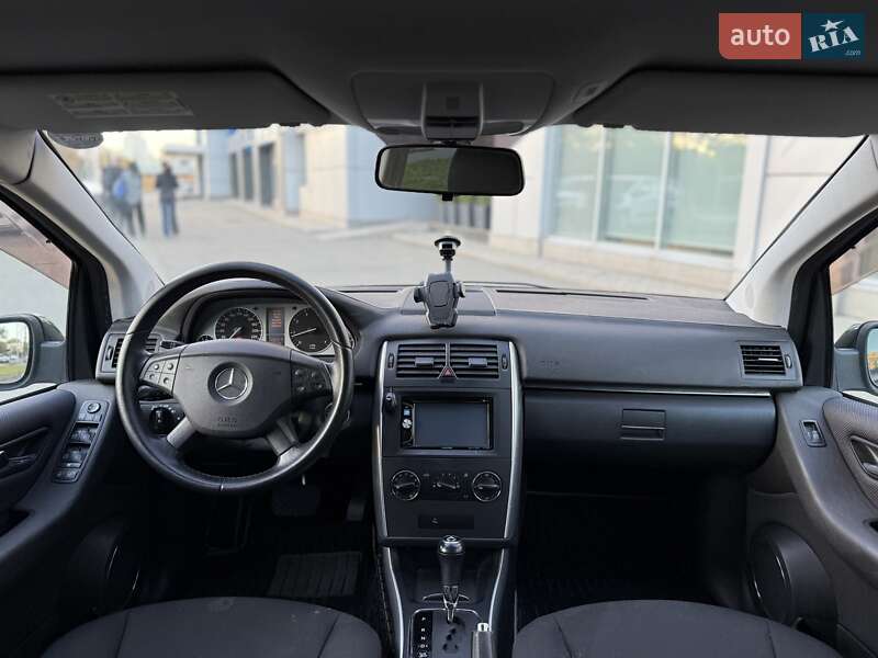 Mercedes-Benz B-Class 2011