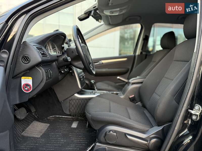 Mercedes-Benz B-Class 2011