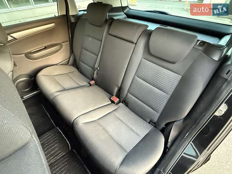 Mercedes-Benz B-Class 2011