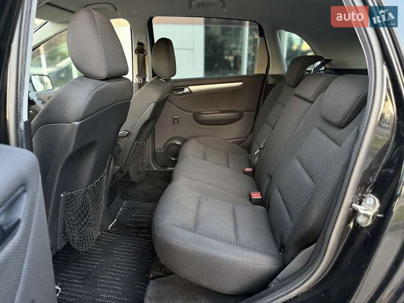 Mercedes-Benz B-Class 2011