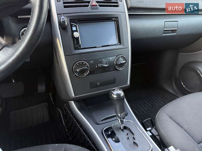 Mercedes-Benz B-Class 2011