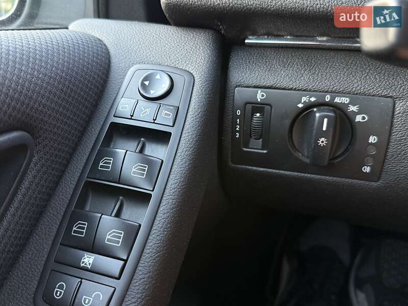 Mercedes-Benz B-Class 2011