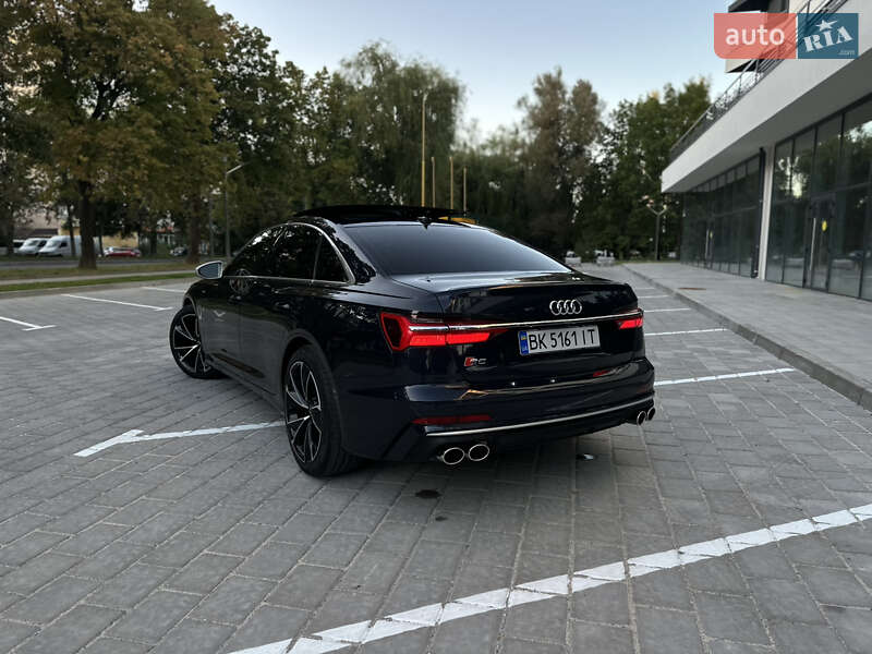 Audi-22