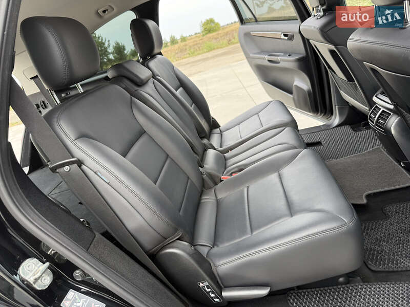 Mercedes-Benz R-Class 2012