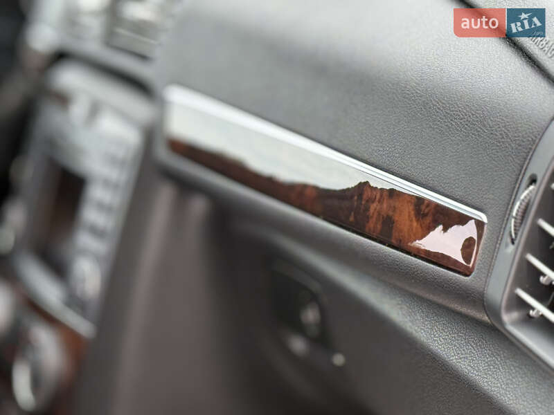 Mercedes-Benz R-Class 2012