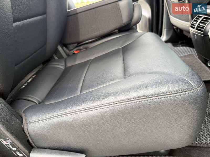 Mercedes-Benz R-Class 2012