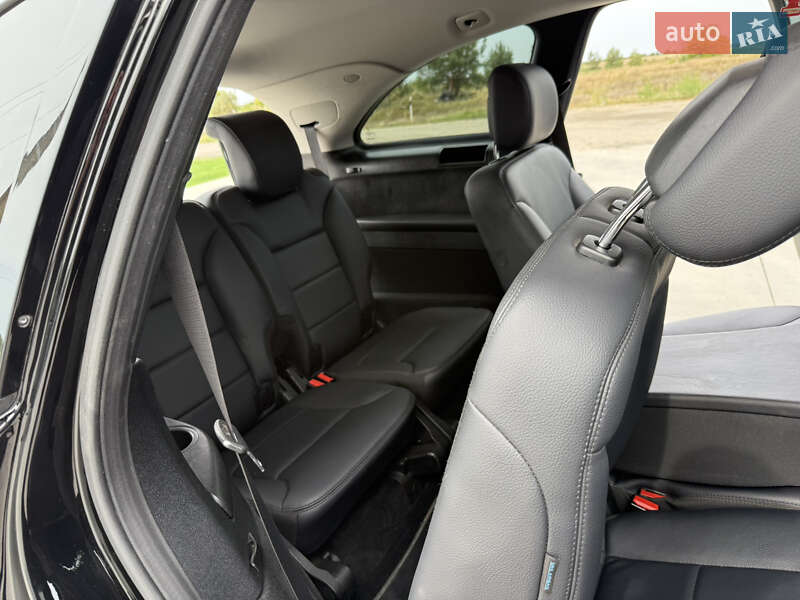 Mercedes-Benz R-Class 2012