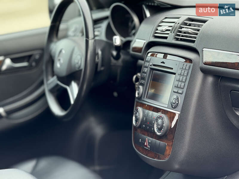 Mercedes-Benz R-Class 2012