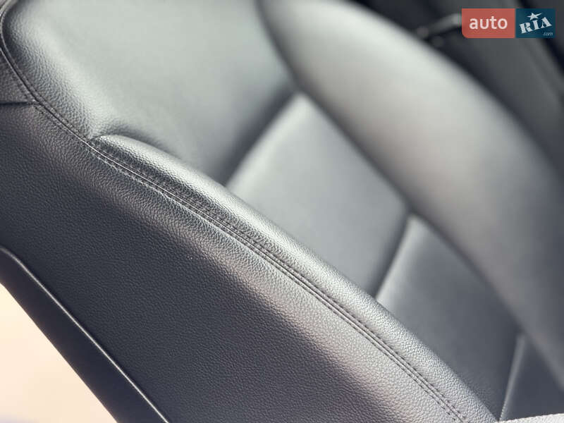 Mercedes-Benz R-Class 2012