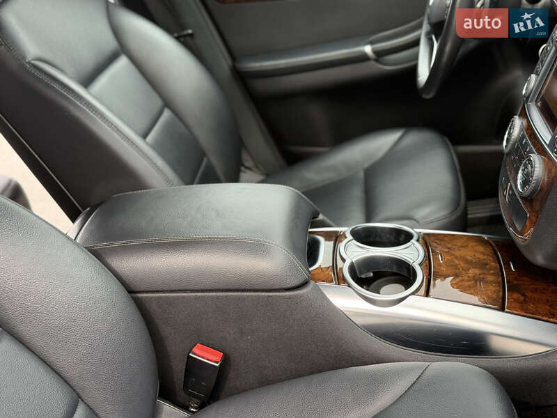 Mercedes-Benz R-Class 2012