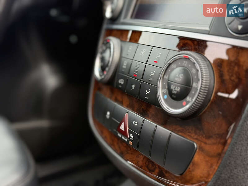 Mercedes-Benz R-Class 2012