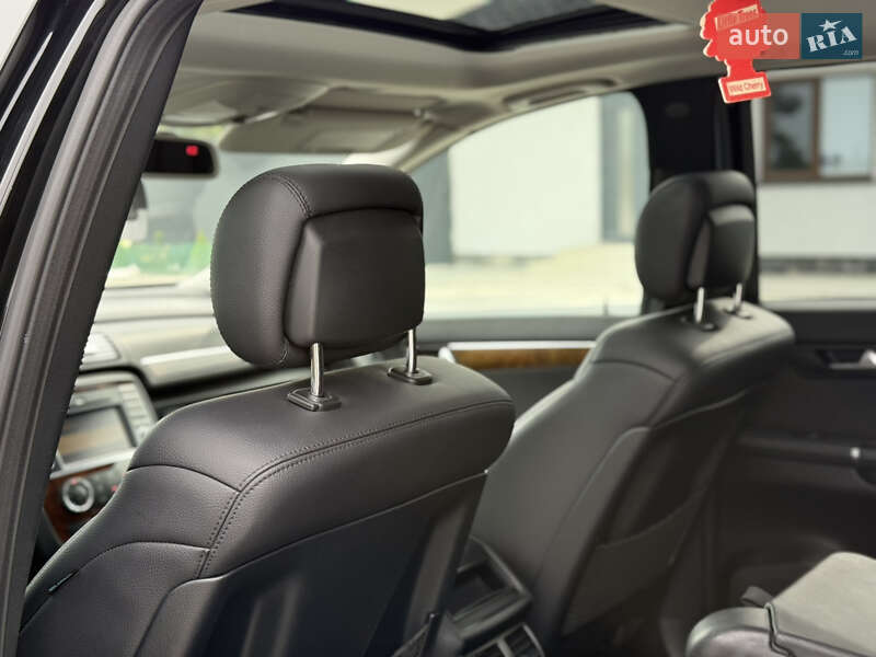 Mercedes-Benz R-Class 2012