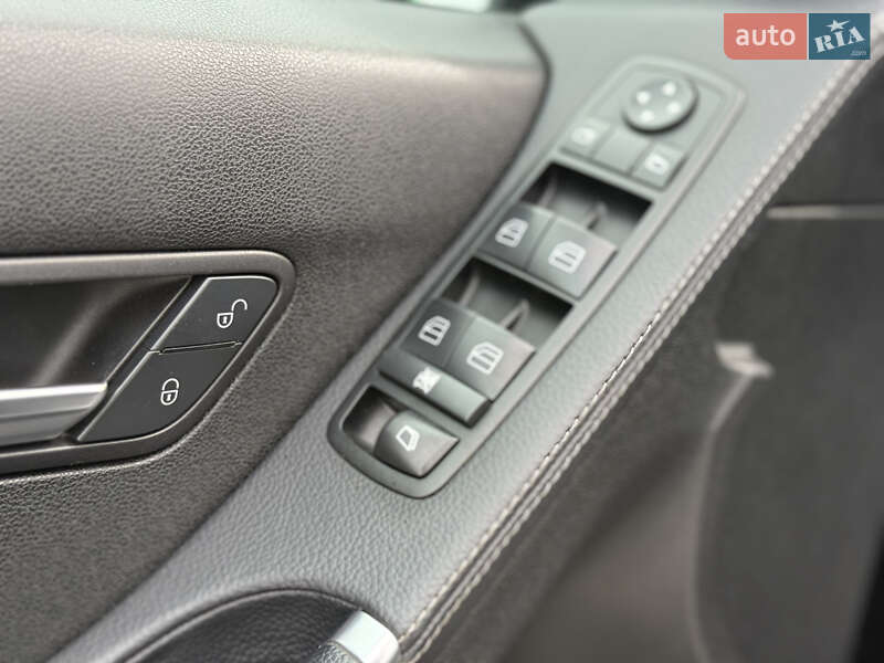 Mercedes-Benz R-Class 2012